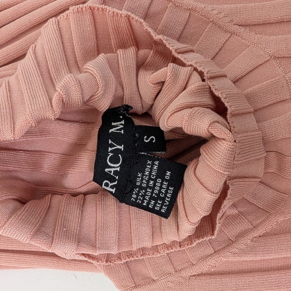 Silk Ribbed Turtleneck Sleeveless Fitted Tight Tank Top Shirt - Picture 4 of 12